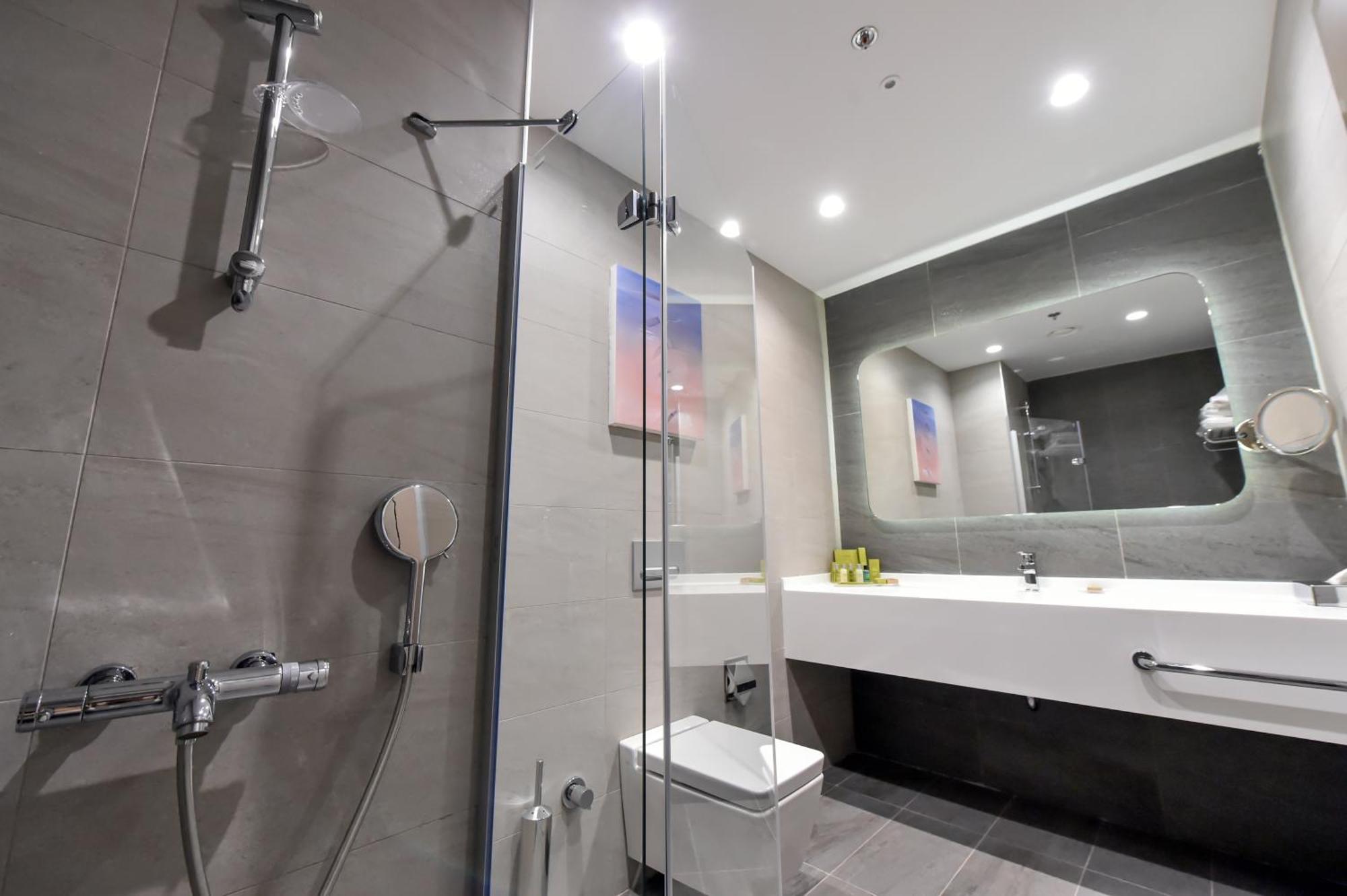 Hotel Doubletree By Hilton Ankara Incek Extérieur photo
