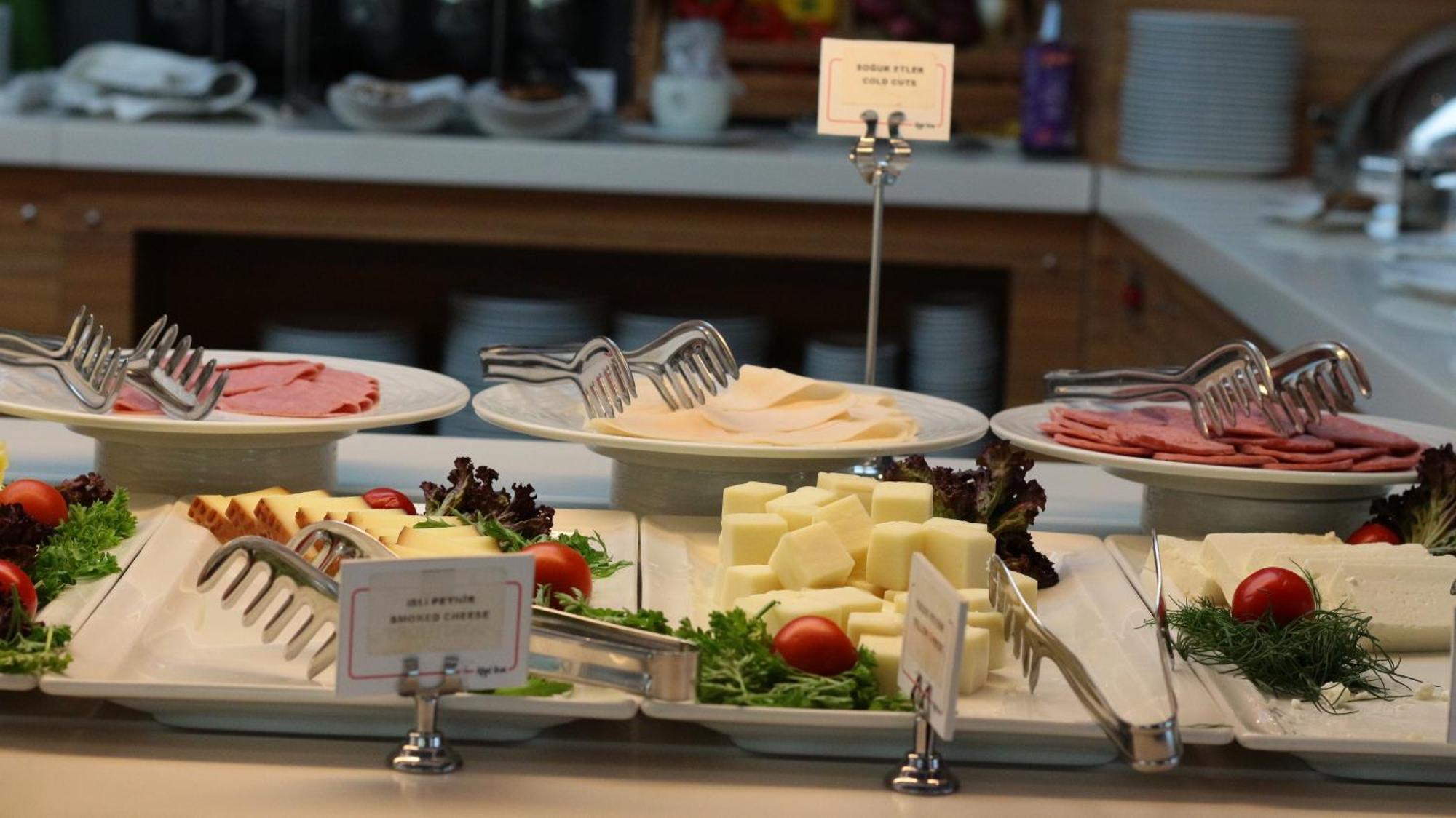 Hotel Doubletree By Hilton Ankara Incek Extérieur photo